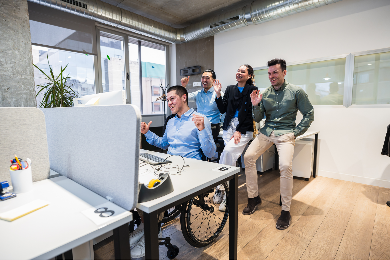 startup-celebrating-succes